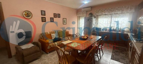 2 bedrooms Apartment in Messina, Italy No. 209245 4