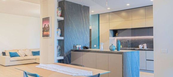 4 rooms Apartment in Bari, Italy No. 18826 2