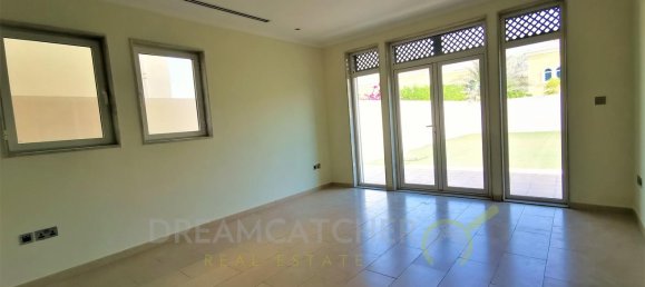 3 bedrooms Villa in Jumeirah Park, UAE No. 210 2