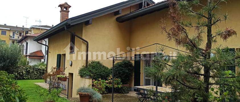 Вилла с 2 спальнями в Виджевано, Италия № 270441