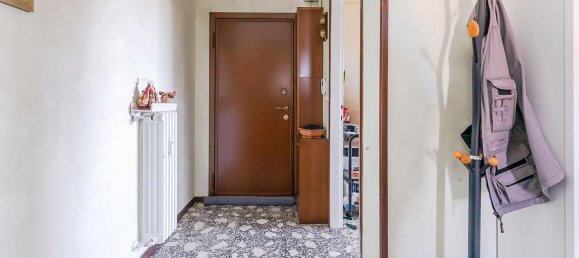 3 bedrooms Apartment in Milan, Italy No. 364957 7