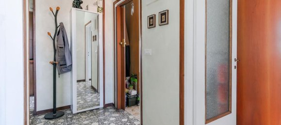 3 bedrooms Apartment in Milan, Italy No. 364957 8