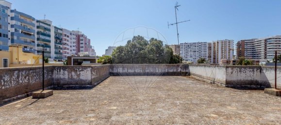 11 bedrooms House in Faro, Portugal No. 18552 20