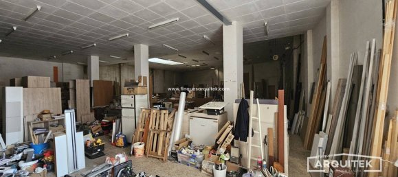 390m² Commercial property in Lleida, Spain No. 184601 11