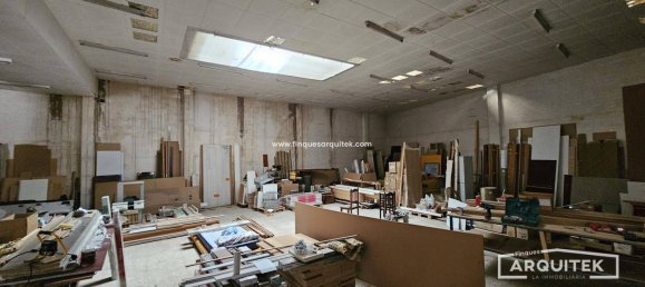 390m² Commercial property in Lleida, Spain No. 184601 5