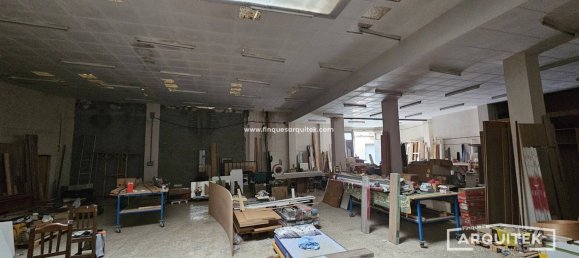 390m² Commercial property in Lleida, Spain No. 184601 4
