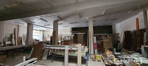 390m² Commercial property in Lleida, Spain No. 184601 2