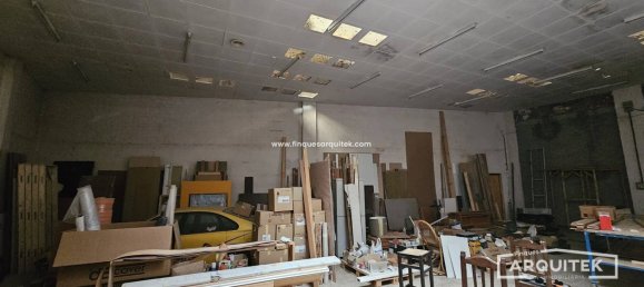 390m² Commercial property in Lleida, Spain No. 184601 7