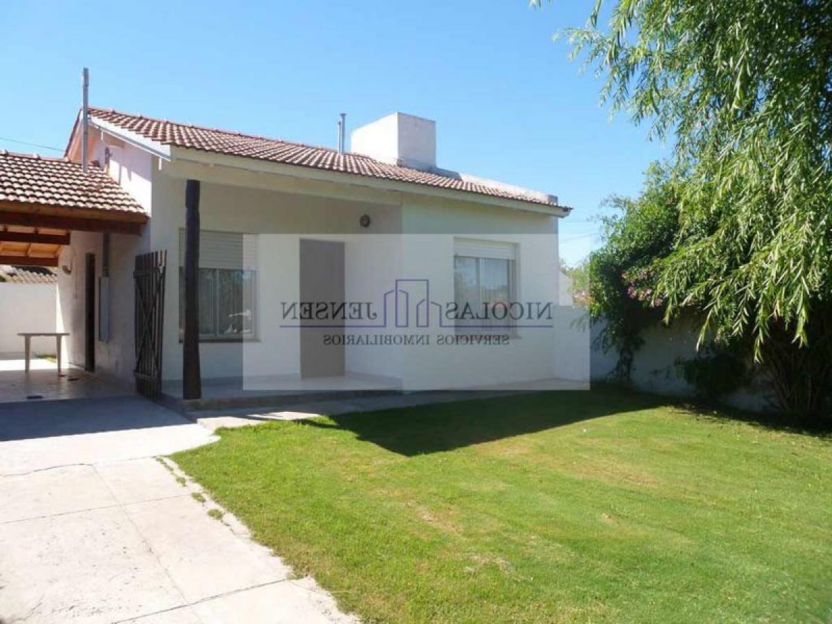 2 bedrooms House in Mar del Plata, Argentina No. 81633