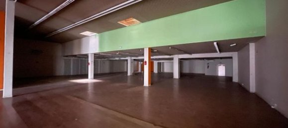 Gewerbliche Immobilie in Aubenas, France 700m², Nr. 300708 2