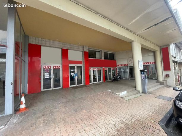 Gewerbliche Immobilie in Aubenas, France 700m², Nr. 300708