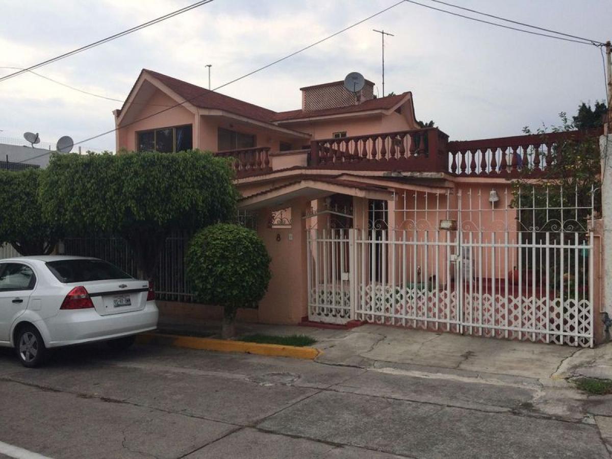 4 bedrooms House in Tlalnepantla, Mexico No. 210399