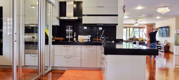 5 bedrooms Cafe / restaurant in Chonburi, Thailand No. 5318 2