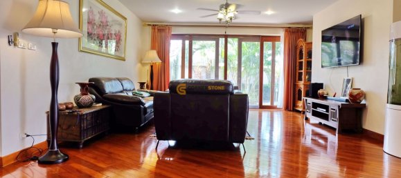 5 bedrooms Cafe / restaurant in Chonburi, Thailand No. 5318 12