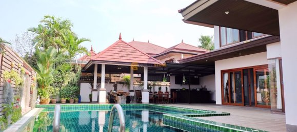 5 bedrooms Cafe / restaurant in Chonburi, Thailand No. 5318 4