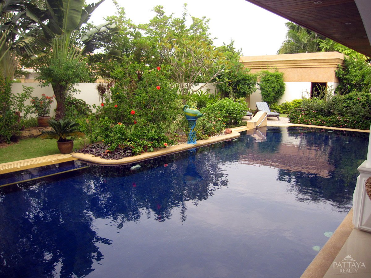 4 bedrooms Cafe / restaurant in Pattaya, Thailand No. 1351