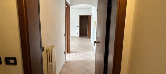 6-salle Appartement à Suzzara, Italy No. 275372 5