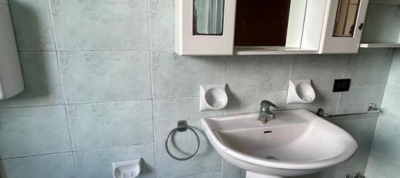 6-salle Appartement à Suzzara, Italy No. 275372 2