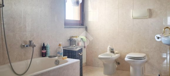 2 bedrooms Apartment in Cormano, Italy No. 378868 2