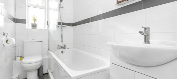 1 غرف نوم طابقين في Surrey, United Kingdom رقم 8618 5