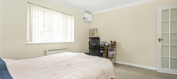 1 غرف نوم طابقين في Surrey, United Kingdom رقم 8618 7