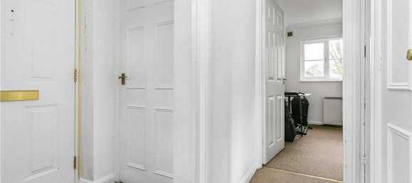 1 غرف نوم طابقين في Surrey, United Kingdom رقم 8618 6