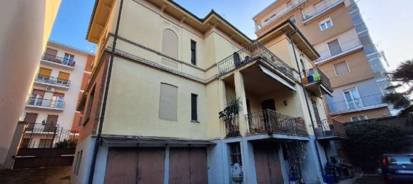 4 rooms Apartment in Vercelli, Italy No. 13348 5