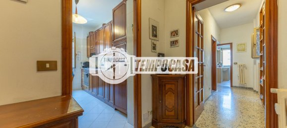 3 bedrooms Apartment in Rome, Italy No. 325123 2