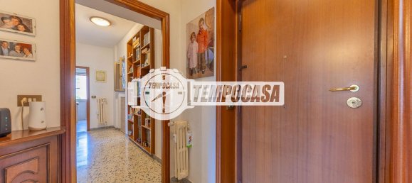 3 bedrooms Apartment in Rome, Italy No. 325123 3