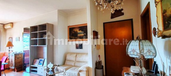 Apartamento de 3 dormitorios en Rome, Italy No. 215004 8