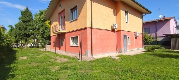 7 غرف نوم فيلا في Castel Goffredo, Italy رقم 329823 12