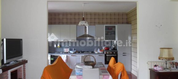 2 Schlafzimmer Wohnung in Lioni, Italy, Nr. 134695 7