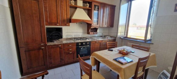 Квартира с 4 комнатами в Кремона, Италия № 66798 4