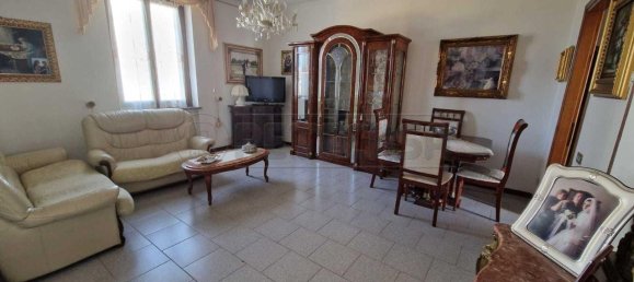 Квартира с 4 комнатами в Кремона, Италия № 66798 2