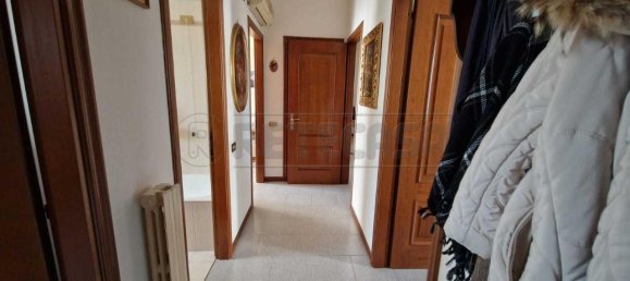 Квартира с 4 комнатами в Кремона, Италия № 66798 7