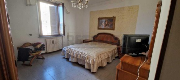 Квартира с 4 комнатами в Кремона, Италия № 66798 18