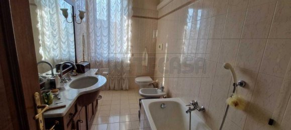 Квартира с 4 комнатами в Кремона, Италия № 66798 15