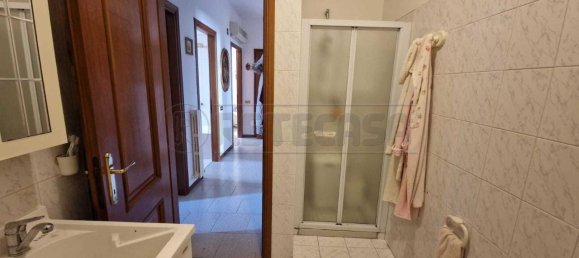 Квартира с 4 комнатами в Кремона, Италия № 66798 19