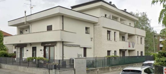 5-salle Appartement à Giussano, Italy No. 8195 2