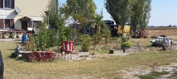 9 rooms House in Bagnolo in Piano, Italy No. 85099 4