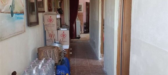 9 rooms House in Bagnolo in Piano, Italy No. 85099 7