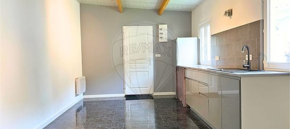 2 bedrooms House in Senlis, France No. 313453 9