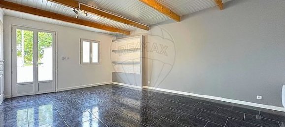 2 bedrooms House in Senlis, France No. 313453 7