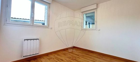 2 bedrooms House in Senlis, France No. 313453 6