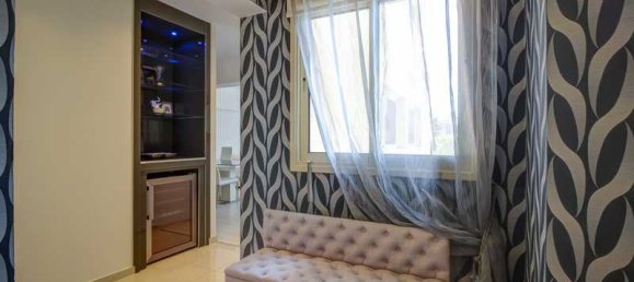 3 bedrooms Apartment in Limassol, Cyprus No. 14002 2