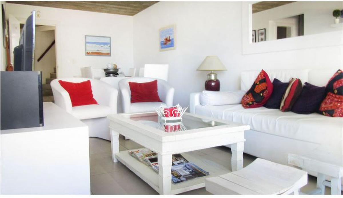 2 bedrooms Apartment in Punta del Este, Uruguay No. 2607