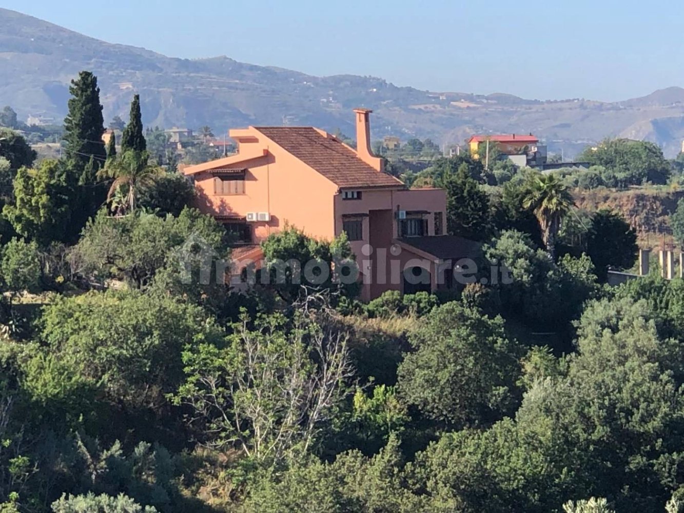 5 bedrooms Villa in Reggio Calabria, Italy No. 202078