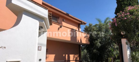 5 bedrooms Villa in Reggio Calabria, Italy No. 202078 10