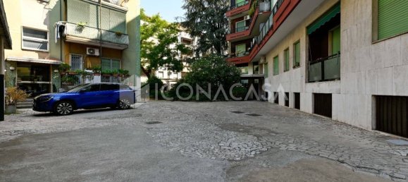 2 bedrooms Apartment in Milan, Italy No. 356508 27