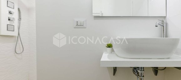 2 bedrooms Apartment in Milan, Italy No. 356508 24